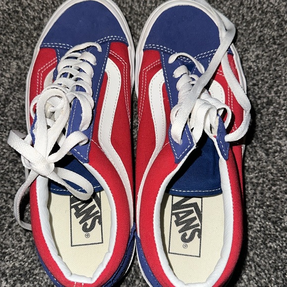 Vans - Picture 3 of 4